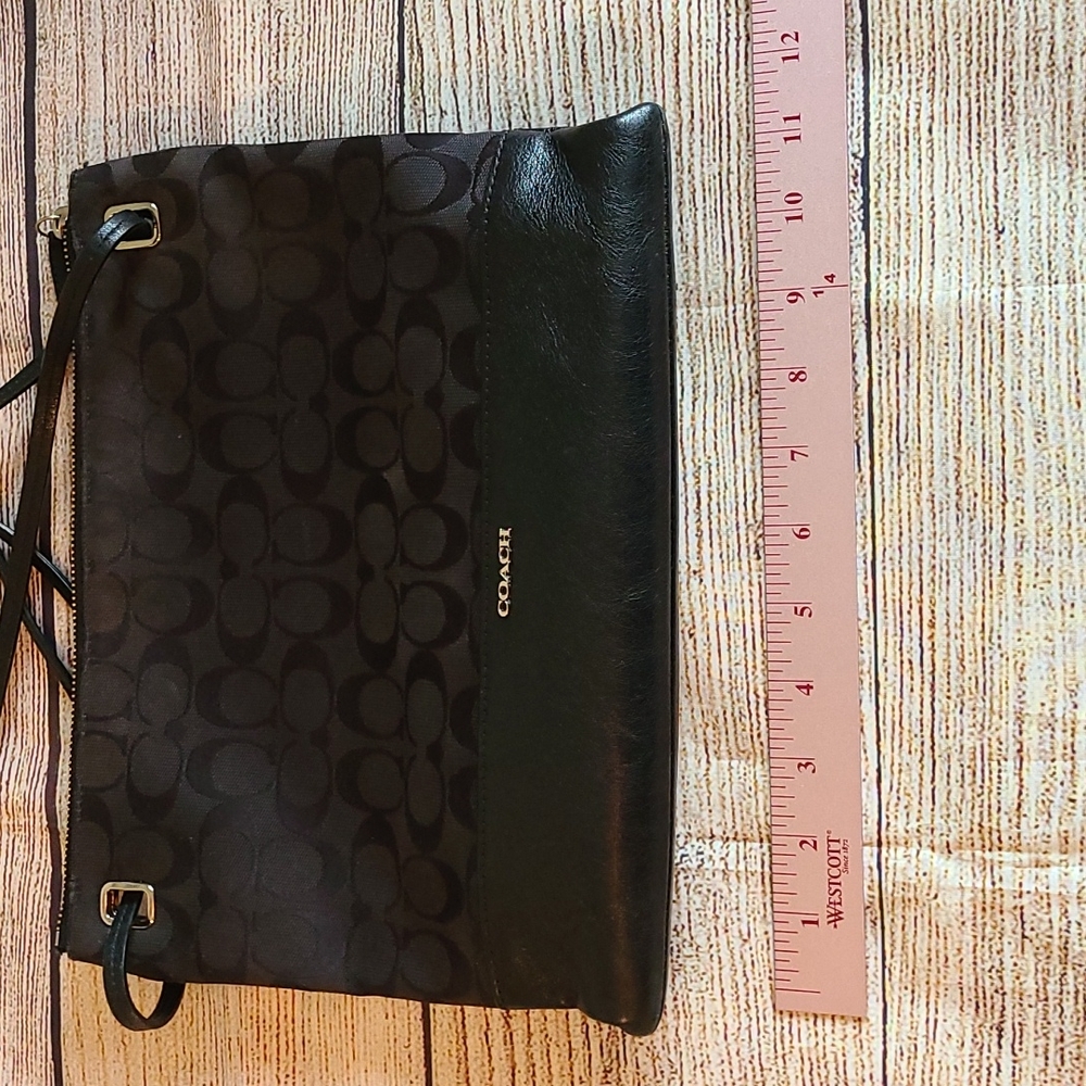 Coach purse - Picture 4 of 6